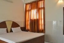 Oyo 2530 Surya Palace Chandīgarh Dış mekan fotoğraf